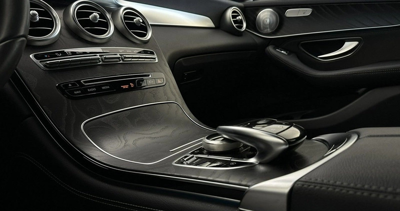 Mercedes-Benz GLC cena 159900 przebieg: 155464, rok produkcji 2017 z Tarczyn małe 781